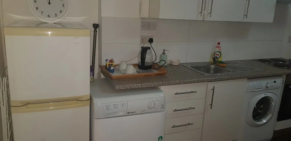 Studio Flat in Stoke Newington High Street