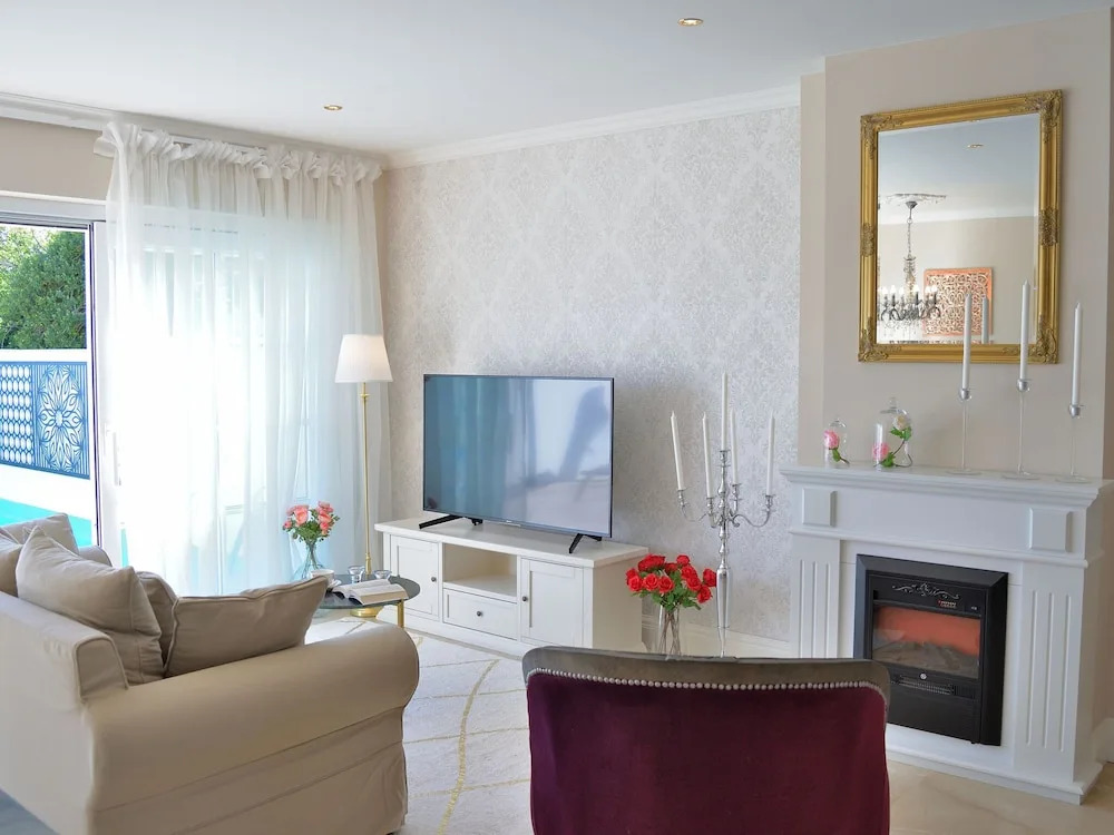 Sunlit Villa in Buje With Swimming Pool