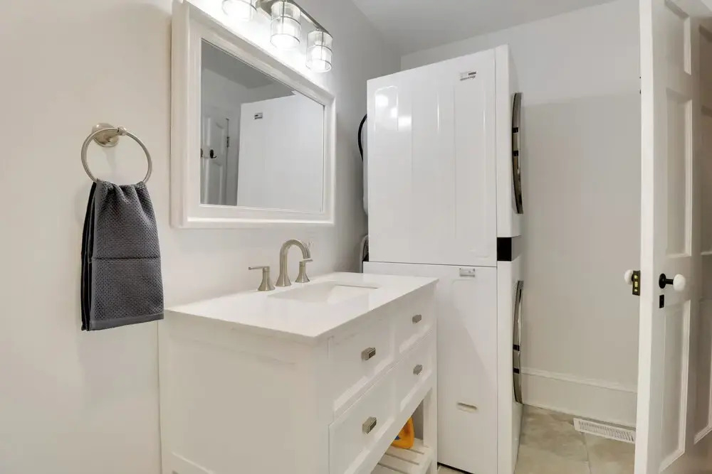 Steps to Downtown! Family Home in Historic Edenton