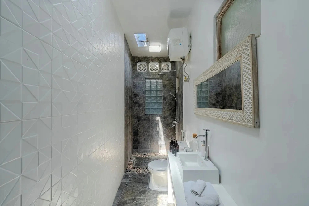 Peacock Bungalow by Pertama Stay