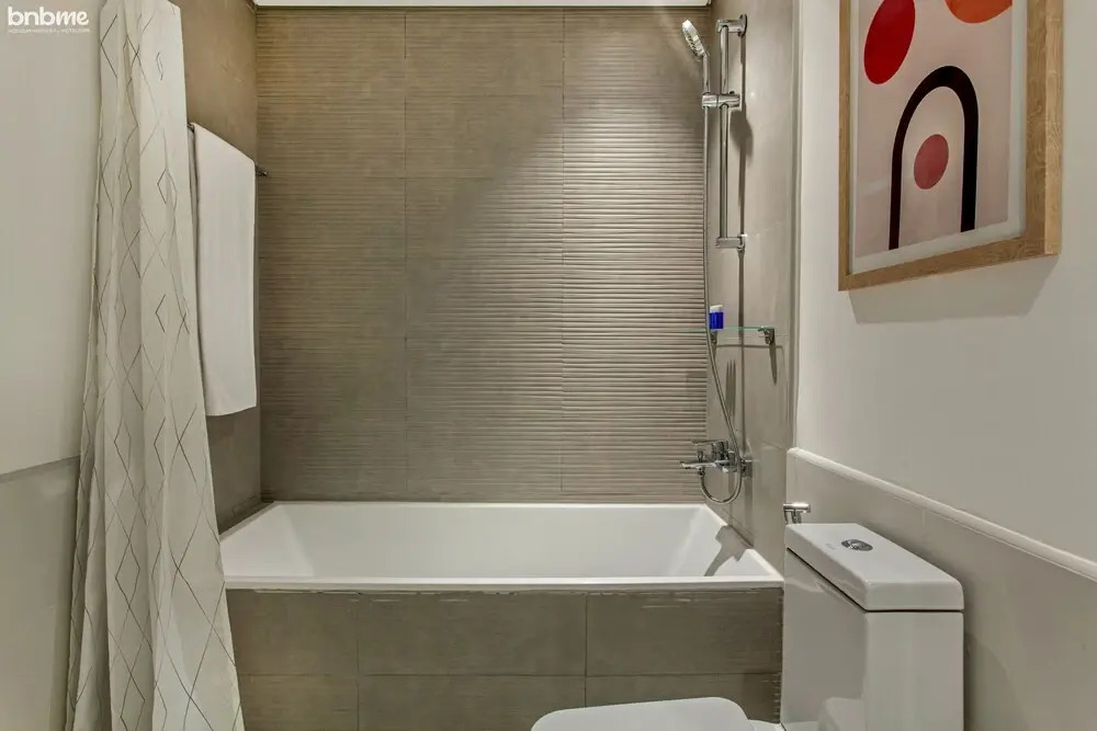 2B-PulseResidence-808 by bnbme homes