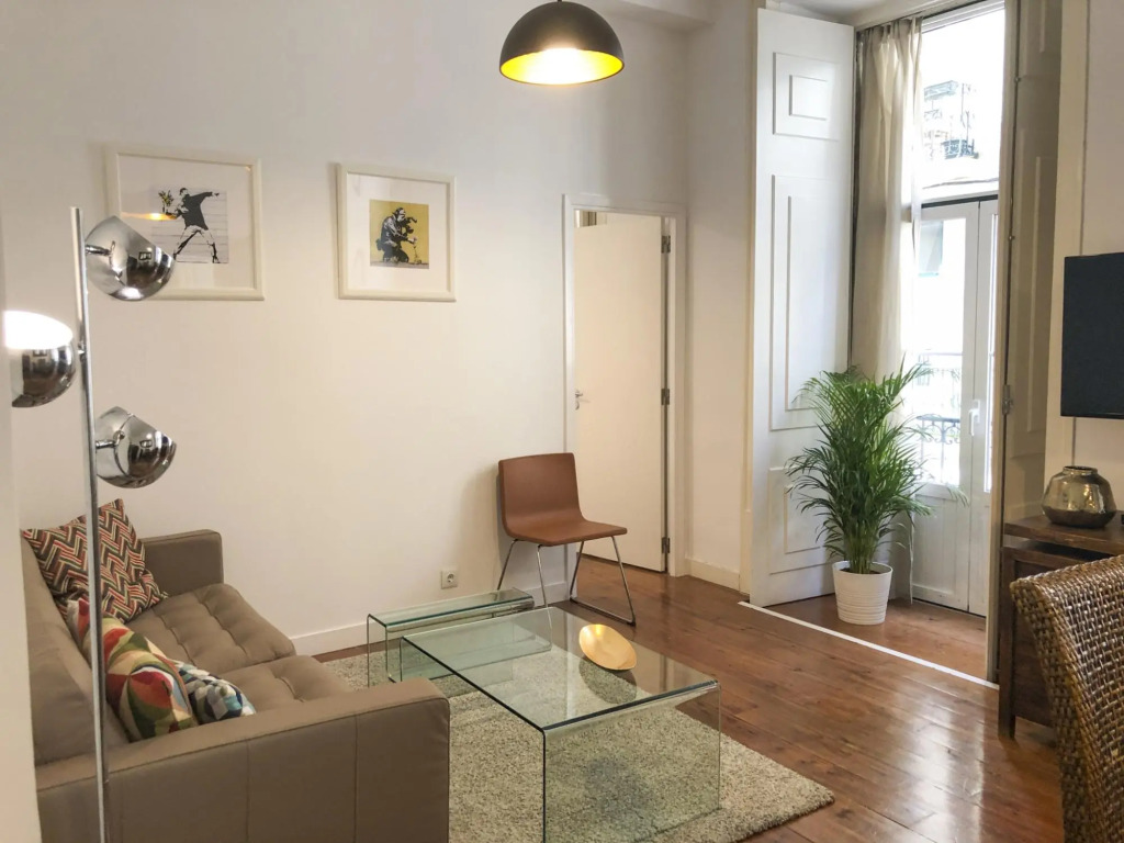 LV Premier Baixa CR2 lift, AC, center, balcony