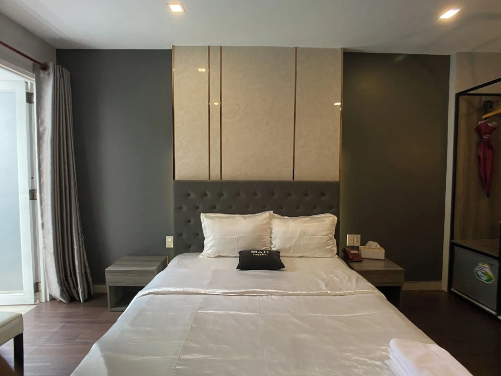 M&H Hotel