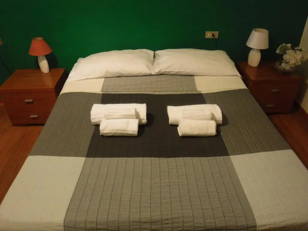 Ares Rooms