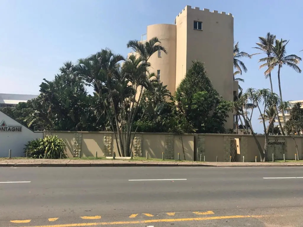 9 Casablance Ballito~Beach on your doorstep.
