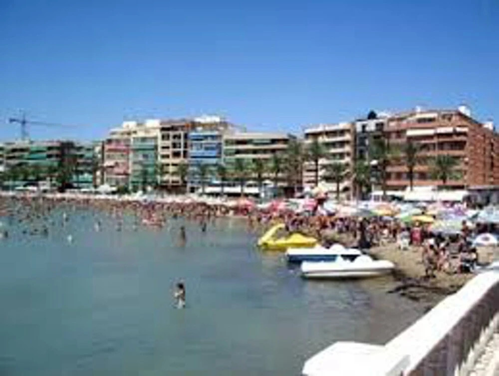 Studio in Torrevieja - Alicante, With Pool Access, Enclosed Garden and