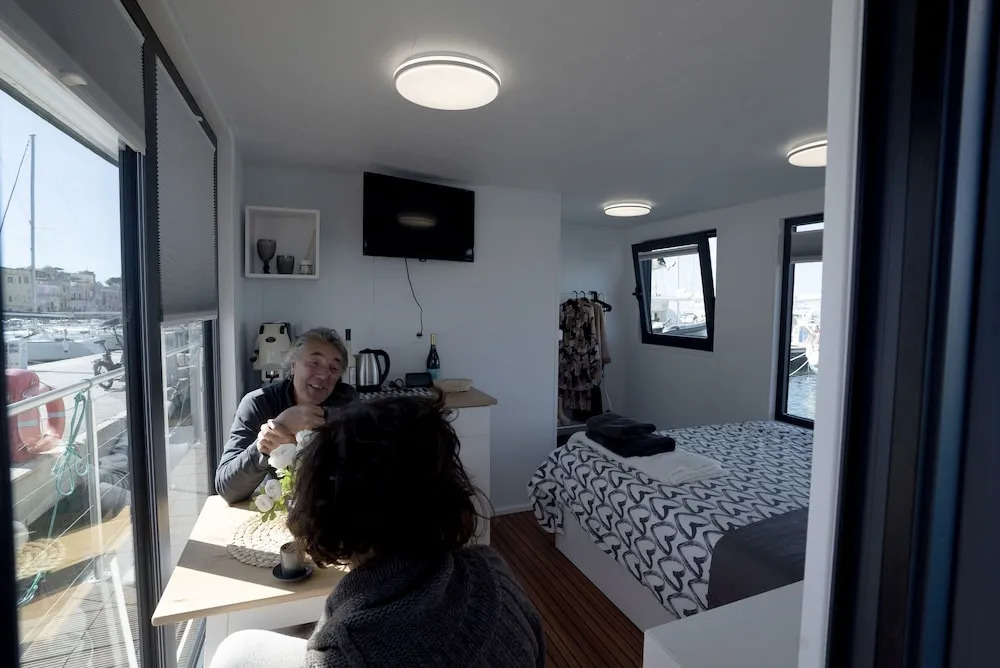 ALMALO Floating House - Casa Galleggiante