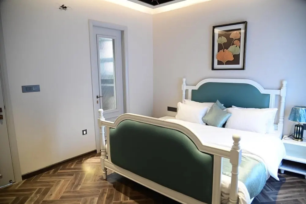 Aura luxury Stays