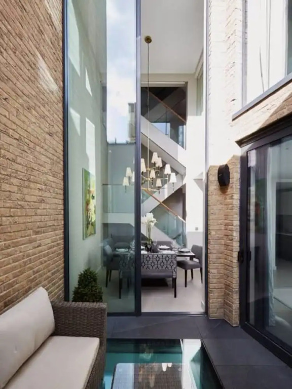 4 Bedroom House in Battersea Sleeps 7