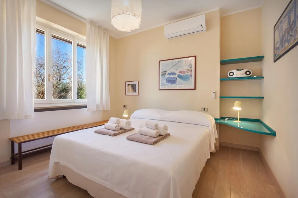 Residence ai Vigneti - 4 Sleeps With A c in Residence With Pool in Bardolino