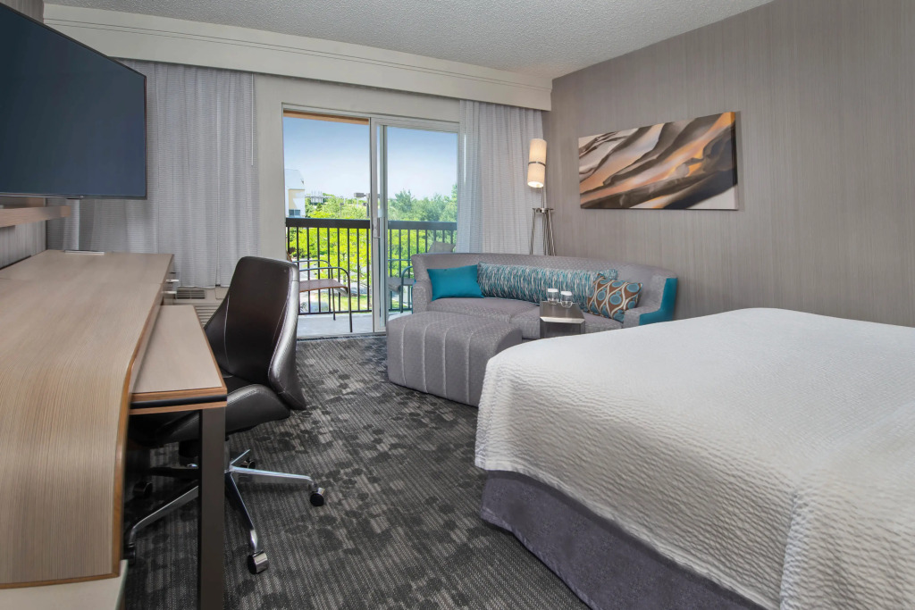 Comfort Inn & Suites Bethlehem Lehigh Valley Airport