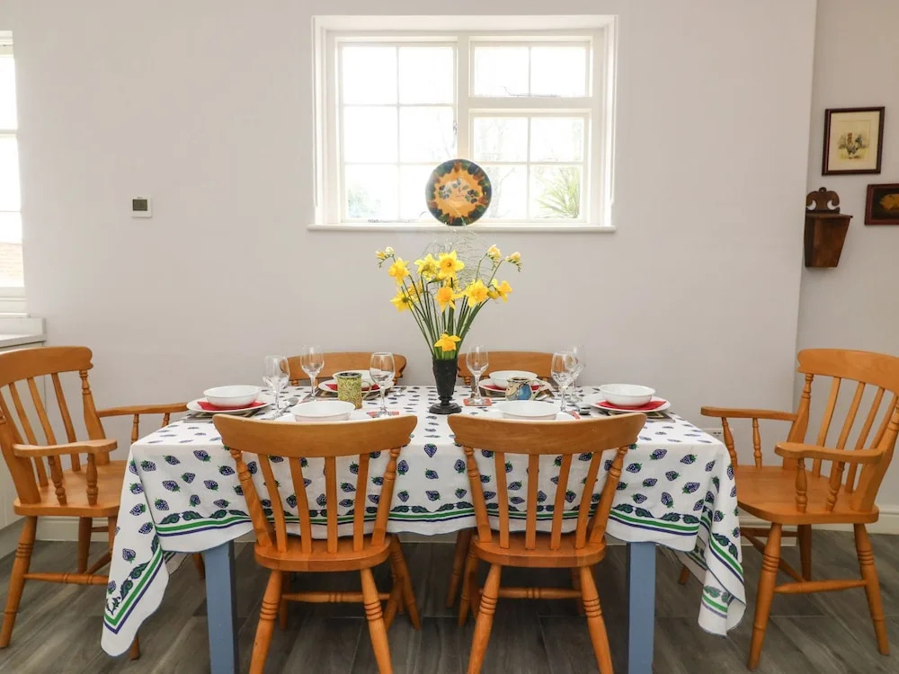 Tick Tock Cottage