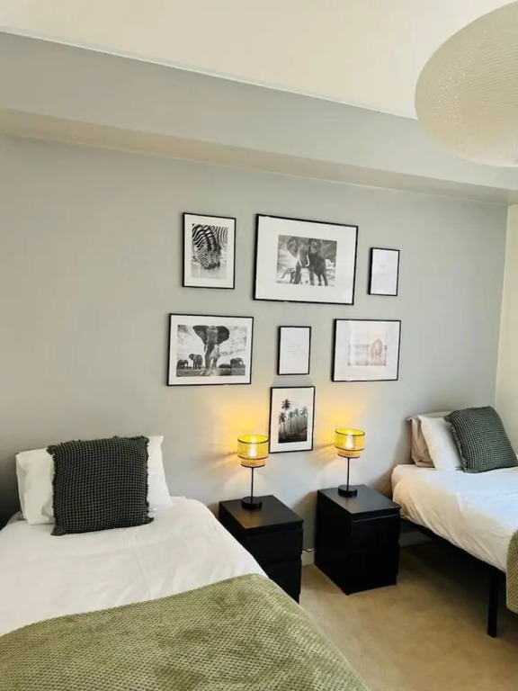 Modern City Center 2 Bedroom Apartment