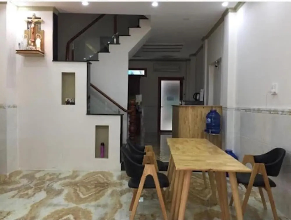 Huyen House