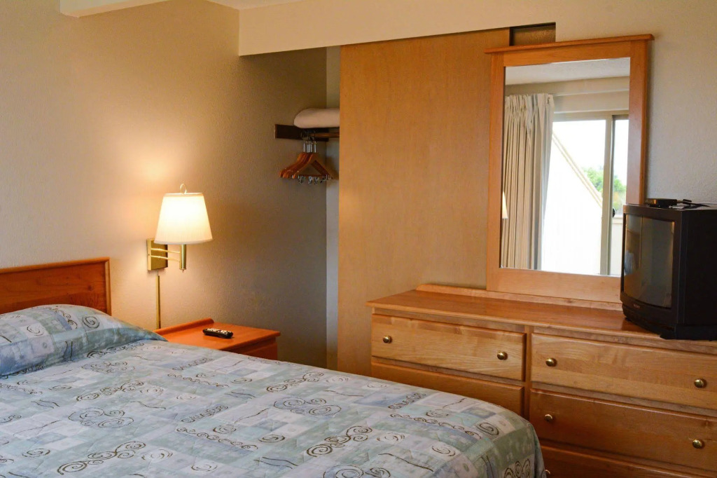 Surfcrest Resort