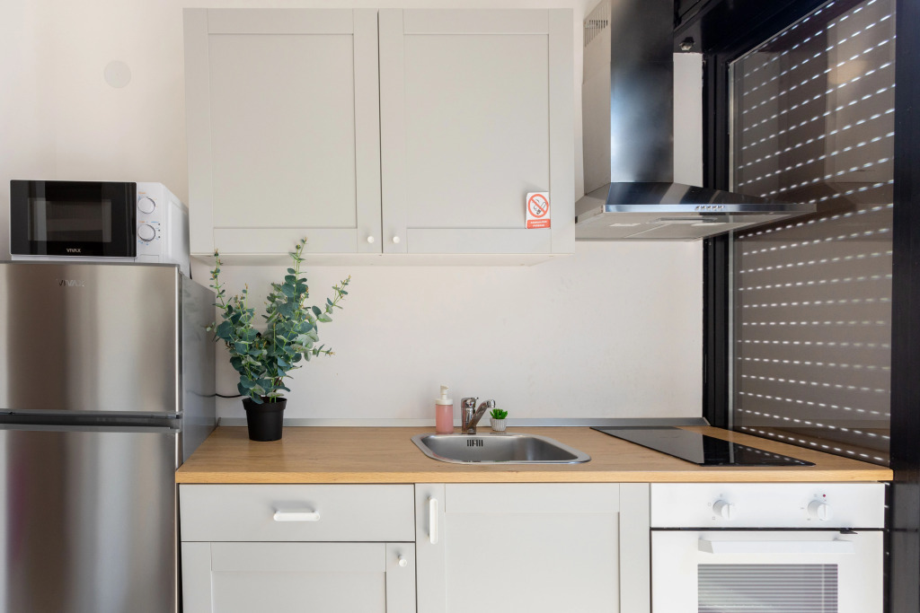 Newly Refurbished Studio Near City Center