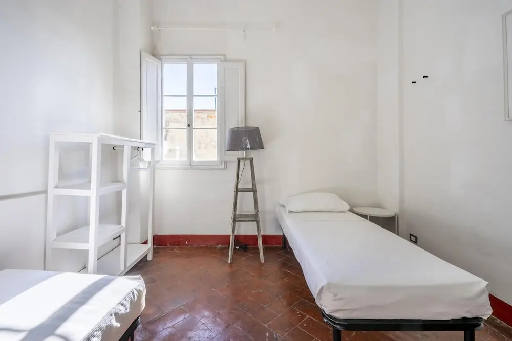 Cerchi 3 in Firenze With 2 Bedrooms and 1 Bathrooms