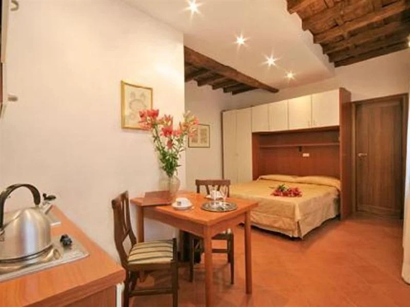 Daisy Apartments