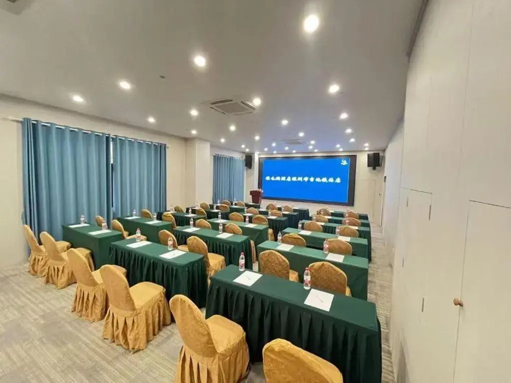 Vienna Hotel (Shenzhen Buji Metro Station)