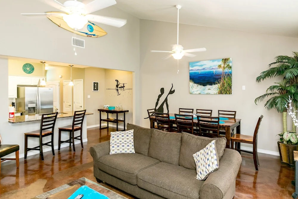 Getaway for 10 at Nemo Cay Resort by RedAwning
