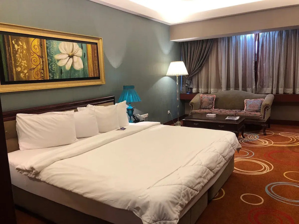 Shiraz Grand Hotel