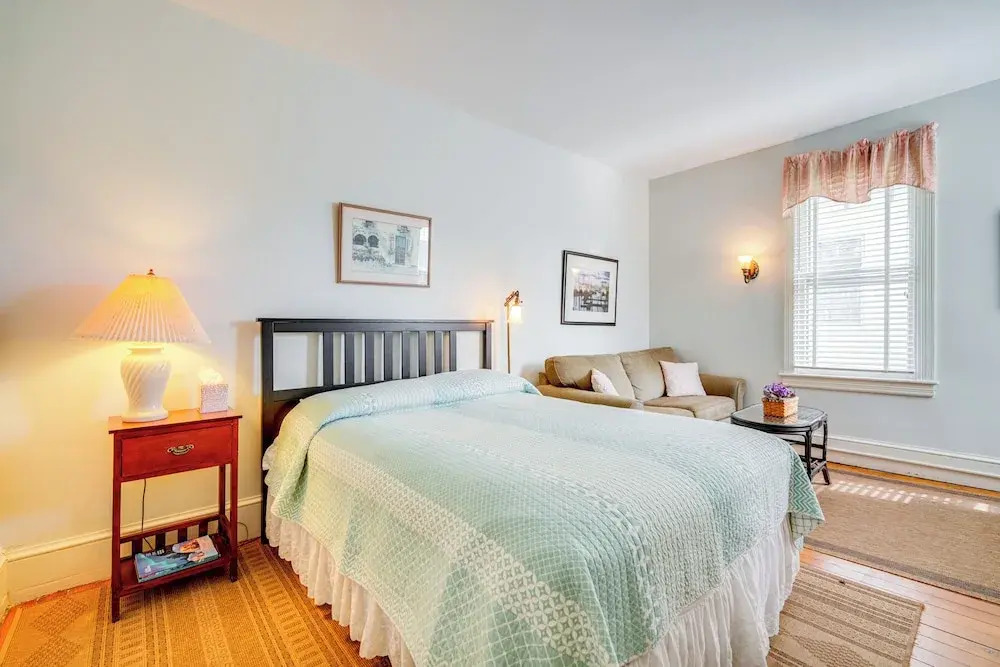 Walk to Beach: Cape May Home w/ Screened Patio!