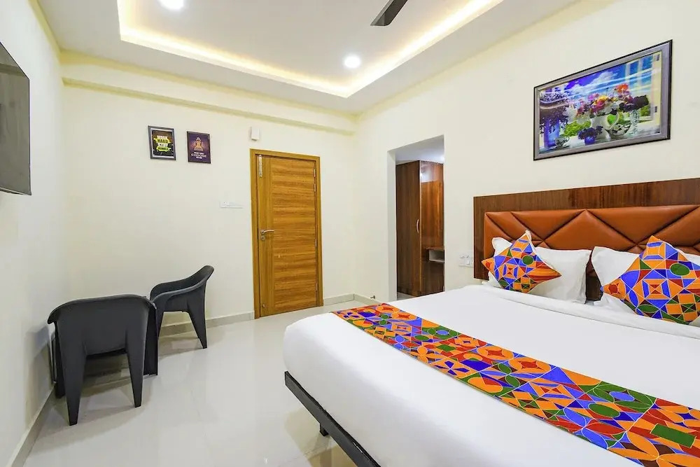 Fabhotel Navya Grand