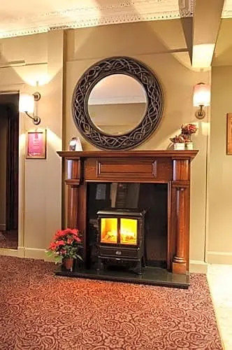 Chieftain Hotel