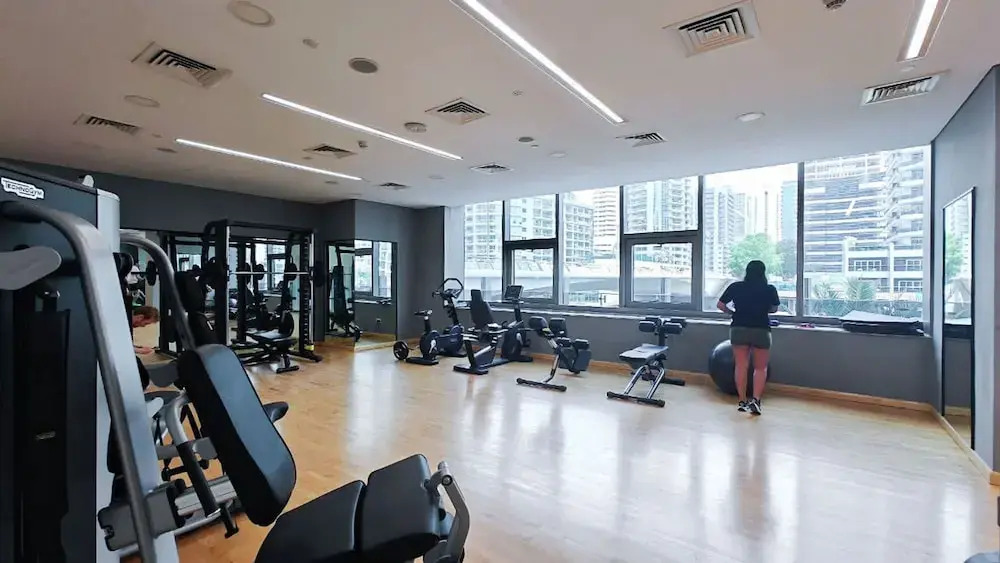Bright and Airy 1-bedroom Apartment Perfect for 4 in Dubai Marina