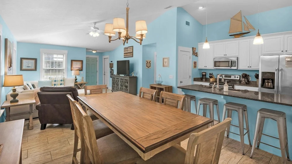 Pet Friendly! In Panama City Beach; Minutes to Beach & Pier Park
