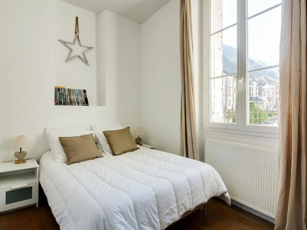 Appartement Cauterets, 6 Pièces, 11 Personnes - Fr-1-401-154