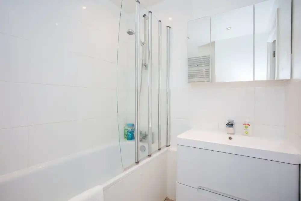 2 Bedroom Penthouse Close To Central London
