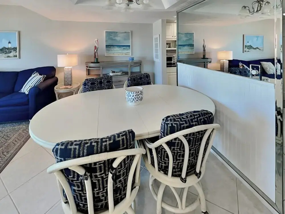 Barry Palm 202 by Distinctive Beach Rentals