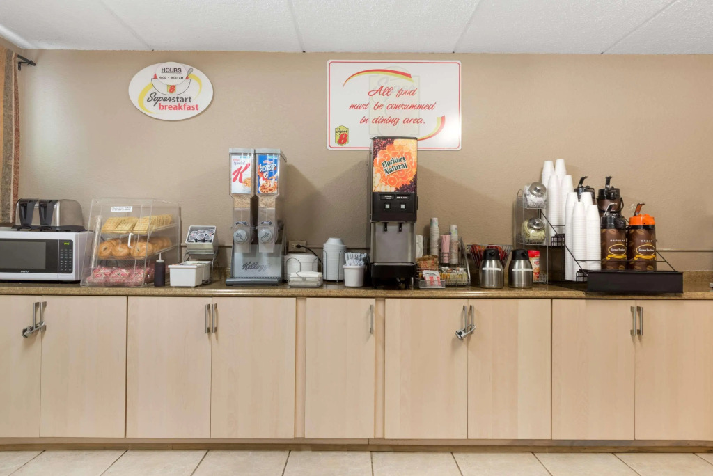 Super 8 by Wyndham Danbury