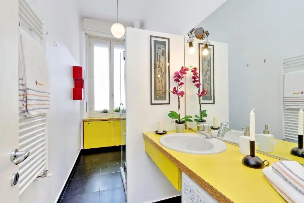 ALTIDO Colorful Studio for 2 near Arco della Pace