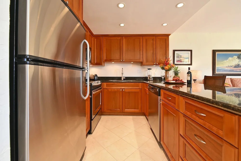 Papakea #e207 1 Bedroom Condo by RedAwning