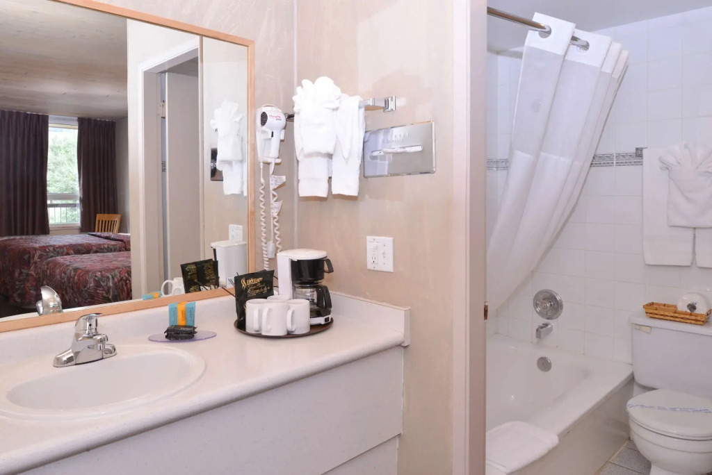 Canadas Best Value Inn and Suites Fernie
