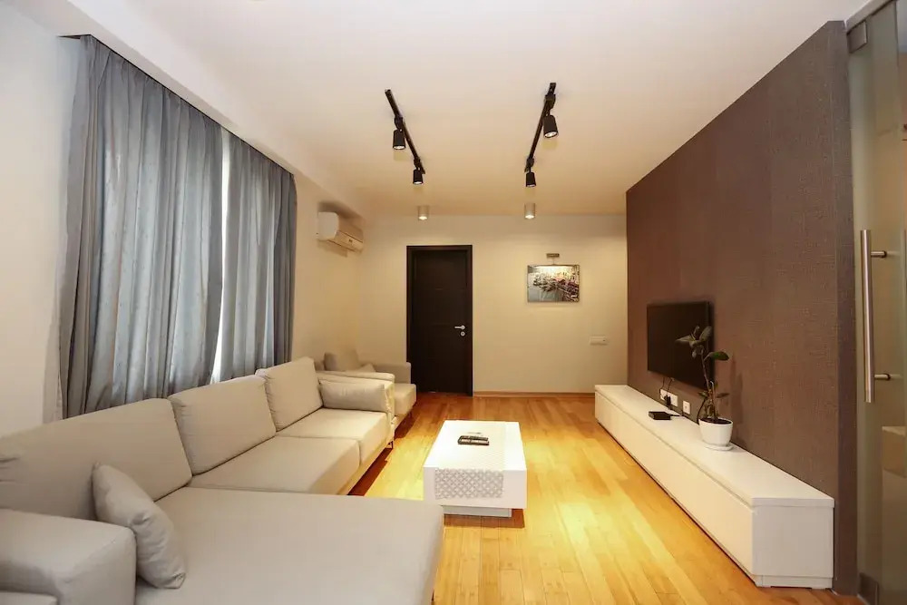 Апартаменты Hosthub с 2 спальнями у Сухого моста, Smart TV