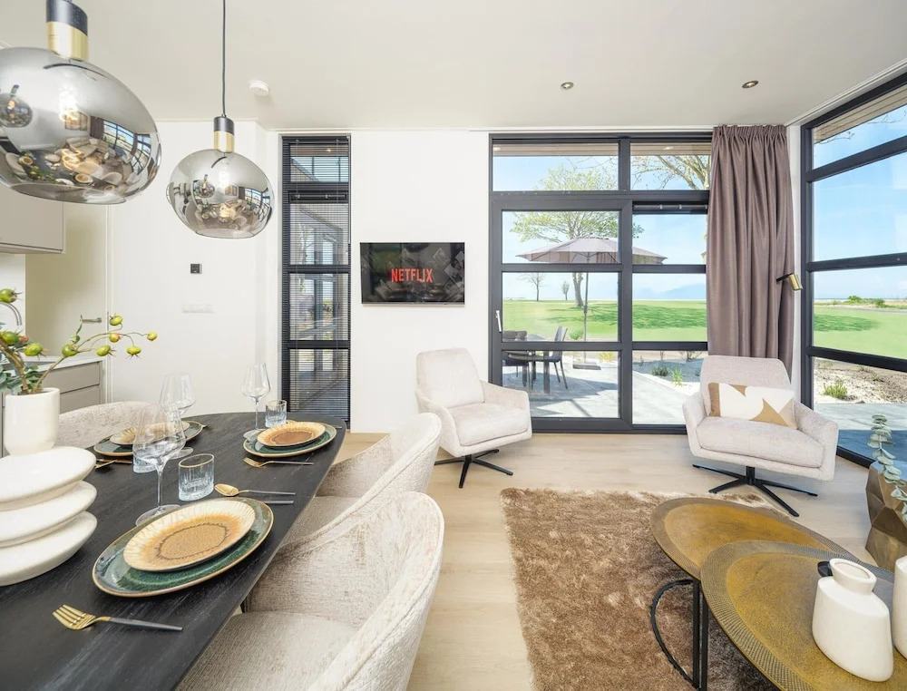 Workum 6-person Beach Resort Home