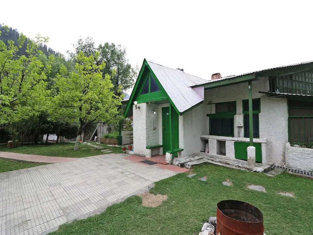 OYO 14300 Home Pleasant 3BHK Mount View Cottage, Prini
