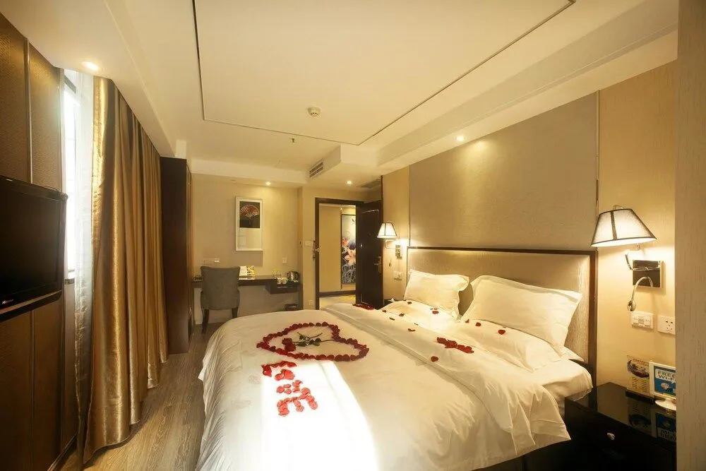 Phoenix Regalia Hotel Chunxi - Chengdu