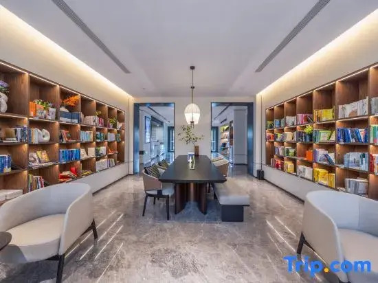 Tianjin Five Avenue Foreign Language University Atour Hotel