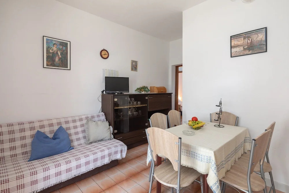 Apartments near beach Babic