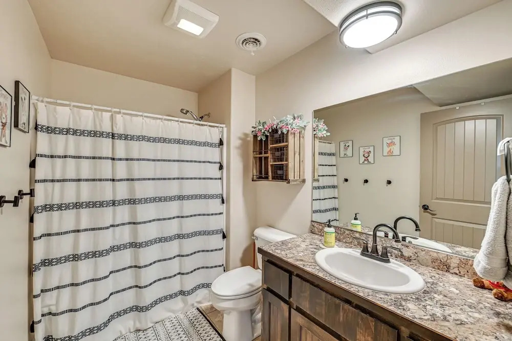 Walk to Downtown: Family-friendly Cody Home!