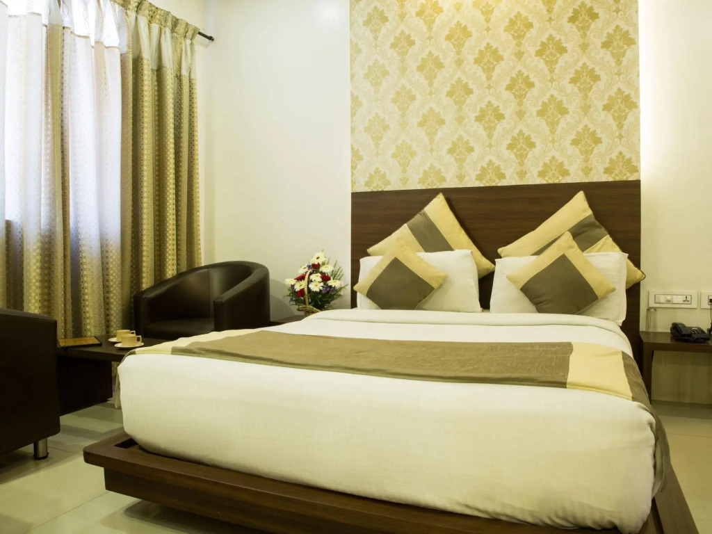 Aishwarya Suites