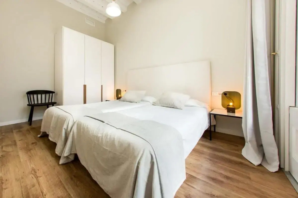 Bright and modern 4bedroom with terrace in Las Ramblas P1