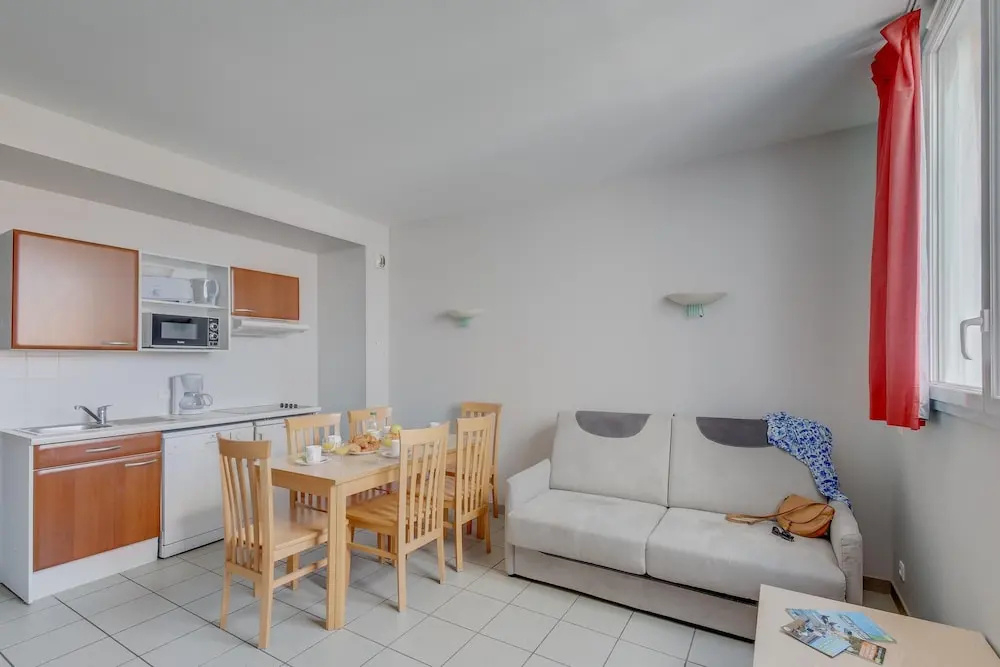 Family Beach Stay for 6 in Loire