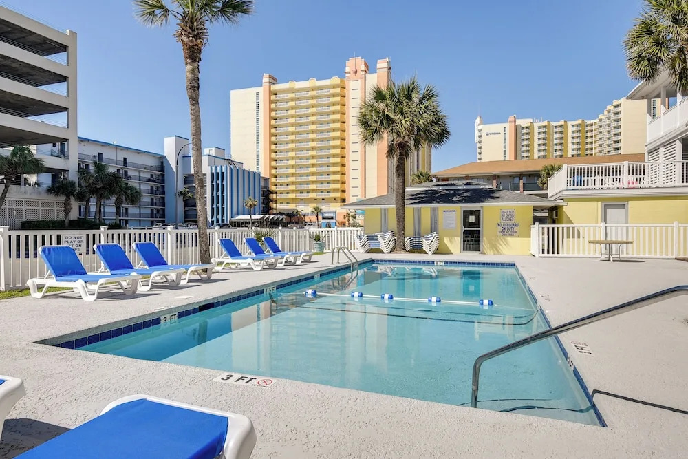 Walkable Studio in North Myrtle Beach!