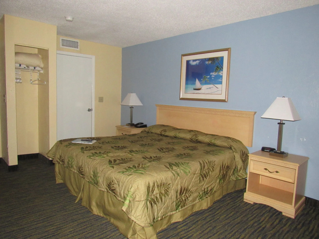 Beachside Hotel