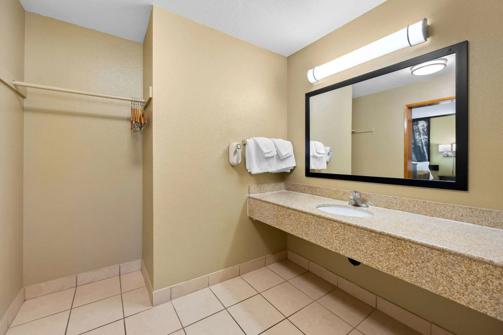 Super 8 by Wyndham Crescent City